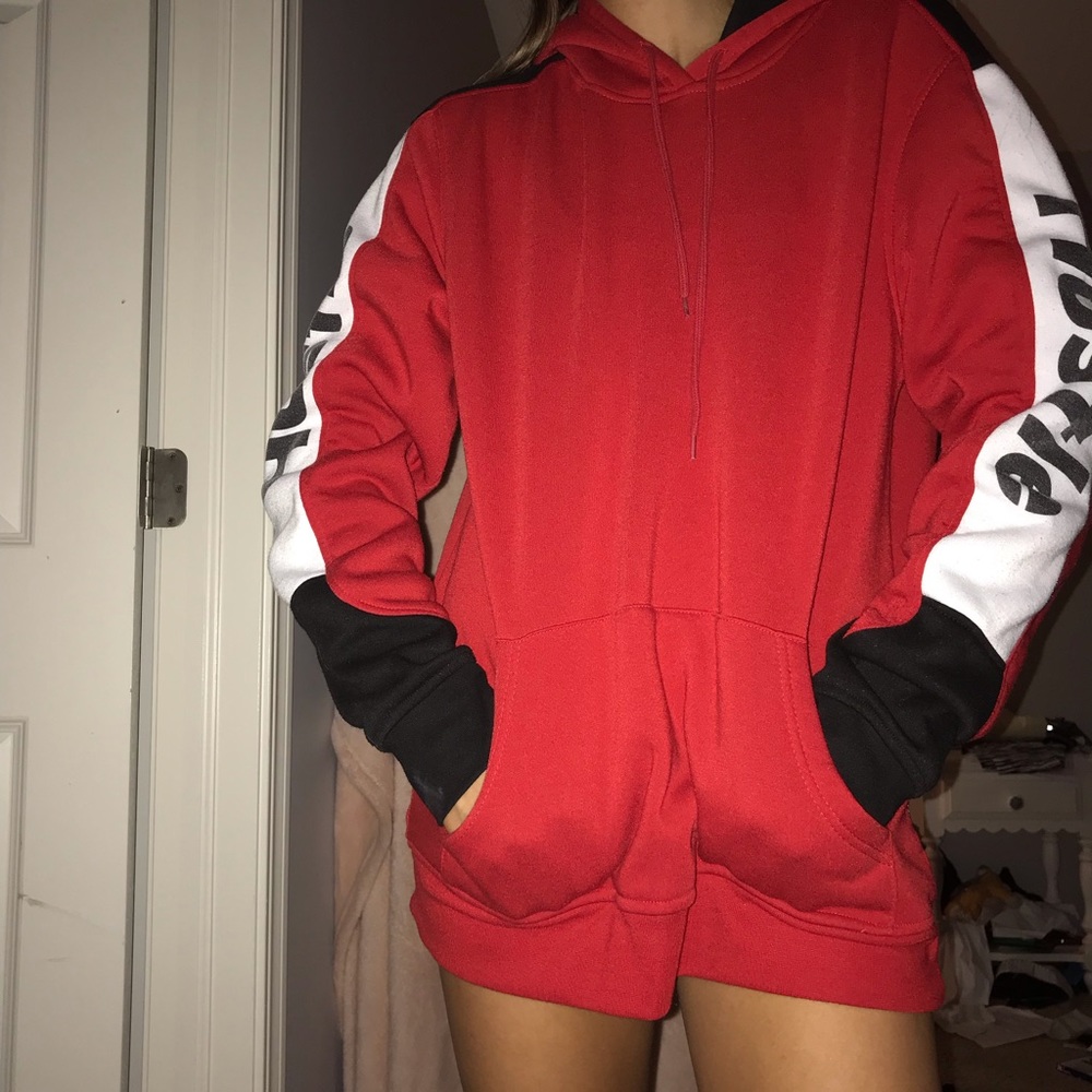 Sweatshirt